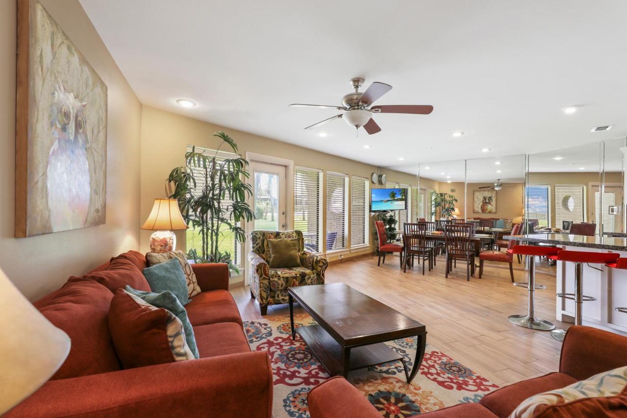 Ground Floor Beachfront Beauty! Steps To The Beach And Pool South Padre Island Zewnętrze zdjęcie