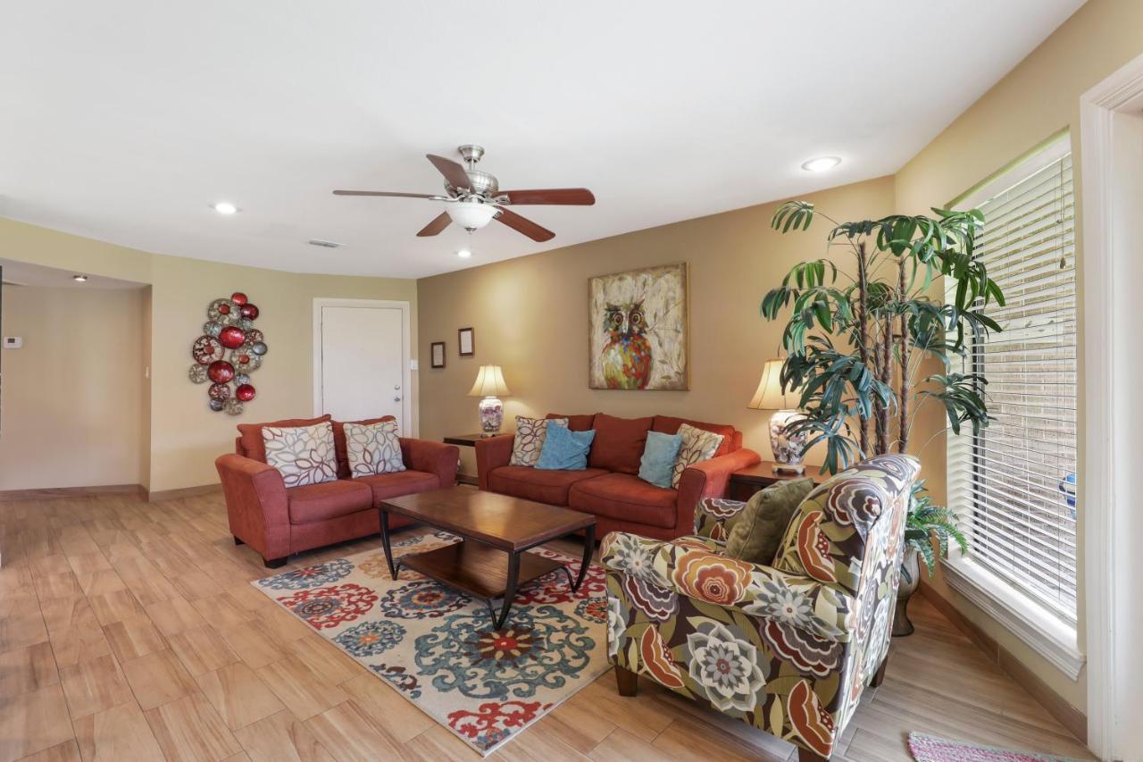 Ground Floor Beachfront Beauty! Steps To The Beach And Pool South Padre Island Zewnętrze zdjęcie