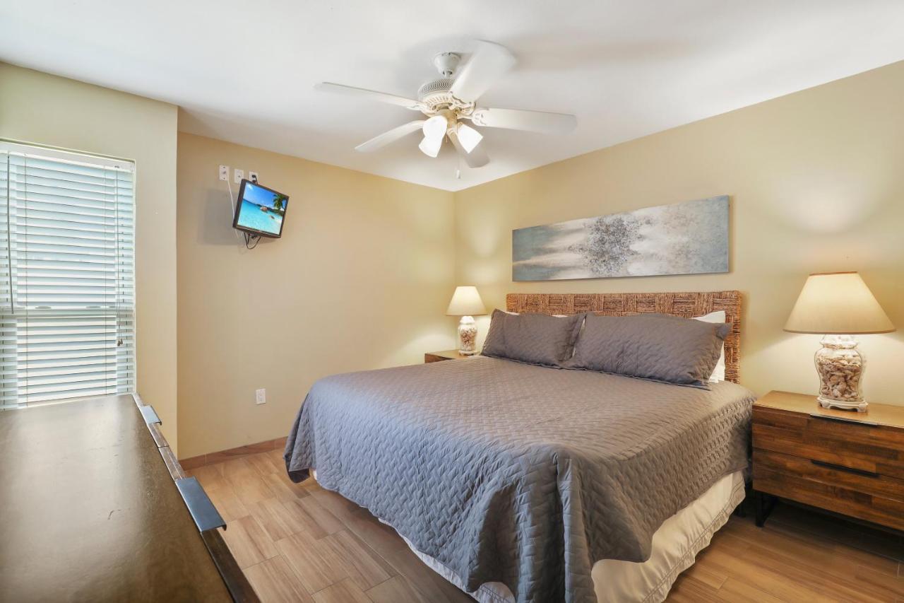 Ground Floor Beachfront Beauty! Steps To The Beach And Pool South Padre Island Zewnętrze zdjęcie