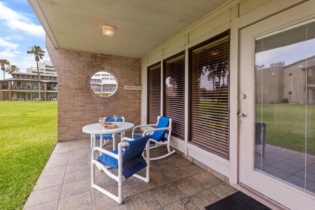 Ground Floor Beachfront Beauty! Steps To The Beach And Pool South Padre Island Zewnętrze zdjęcie
