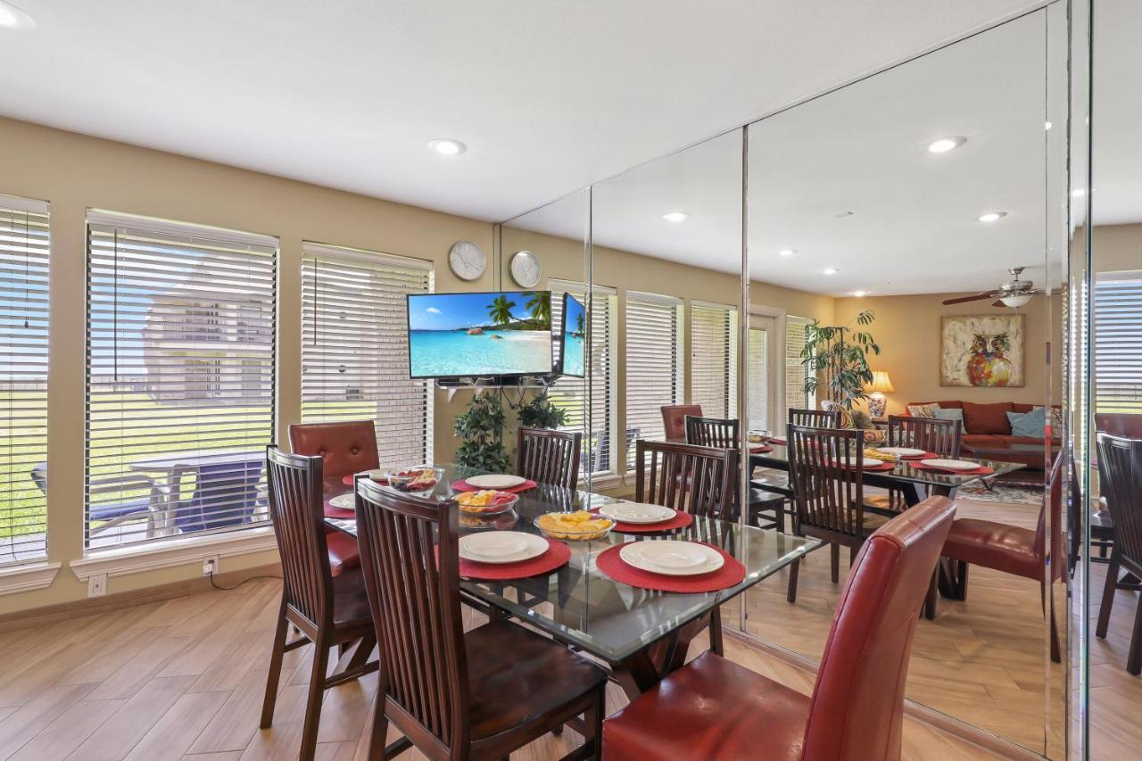 Ground Floor Beachfront Beauty! Steps To The Beach And Pool South Padre Island Zewnętrze zdjęcie