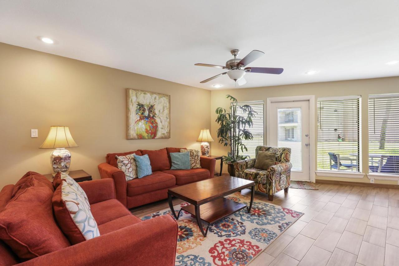 Ground Floor Beachfront Beauty! Steps To The Beach And Pool South Padre Island Zewnętrze zdjęcie