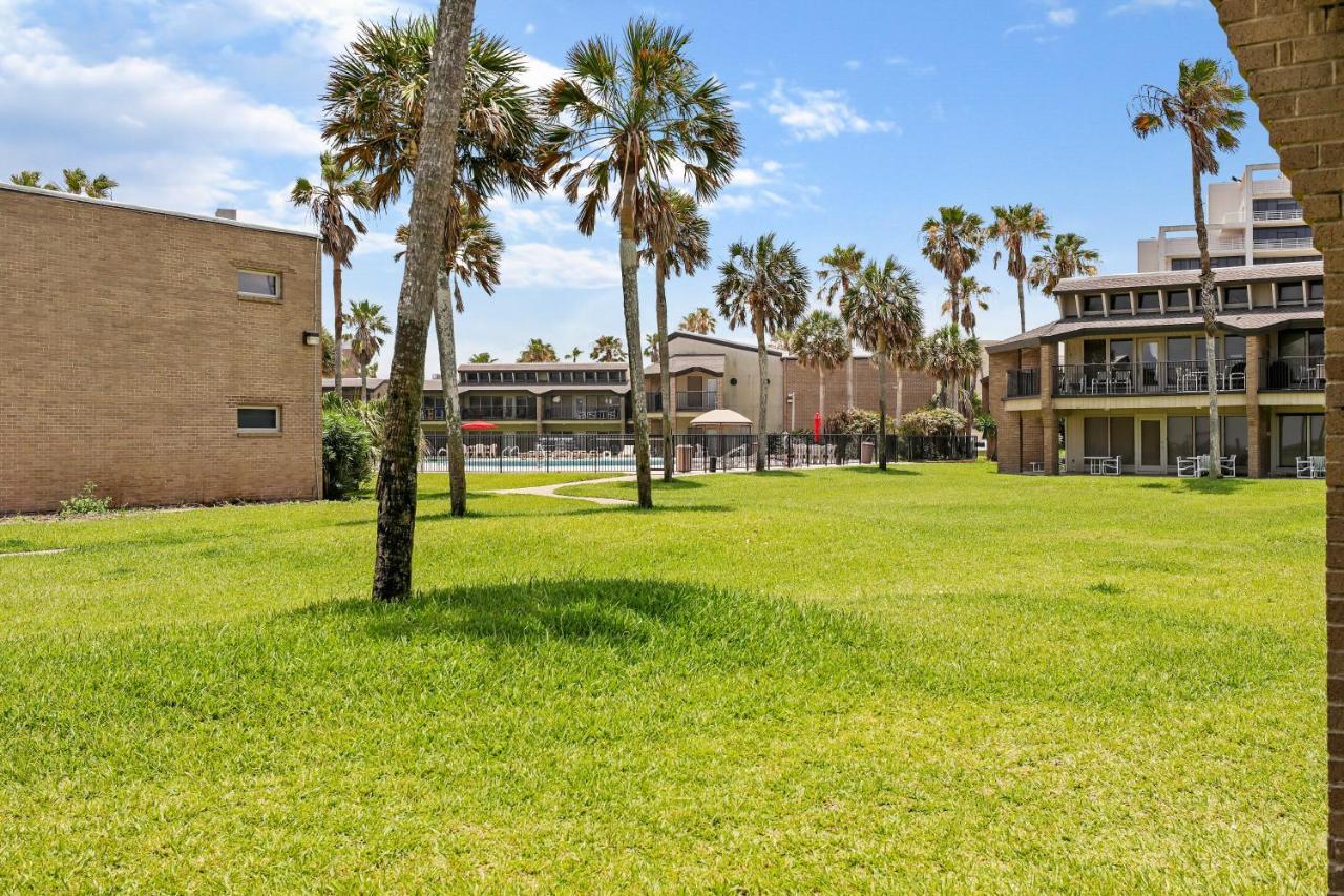 Ground Floor Beachfront Beauty! Steps To The Beach And Pool South Padre Island Zewnętrze zdjęcie