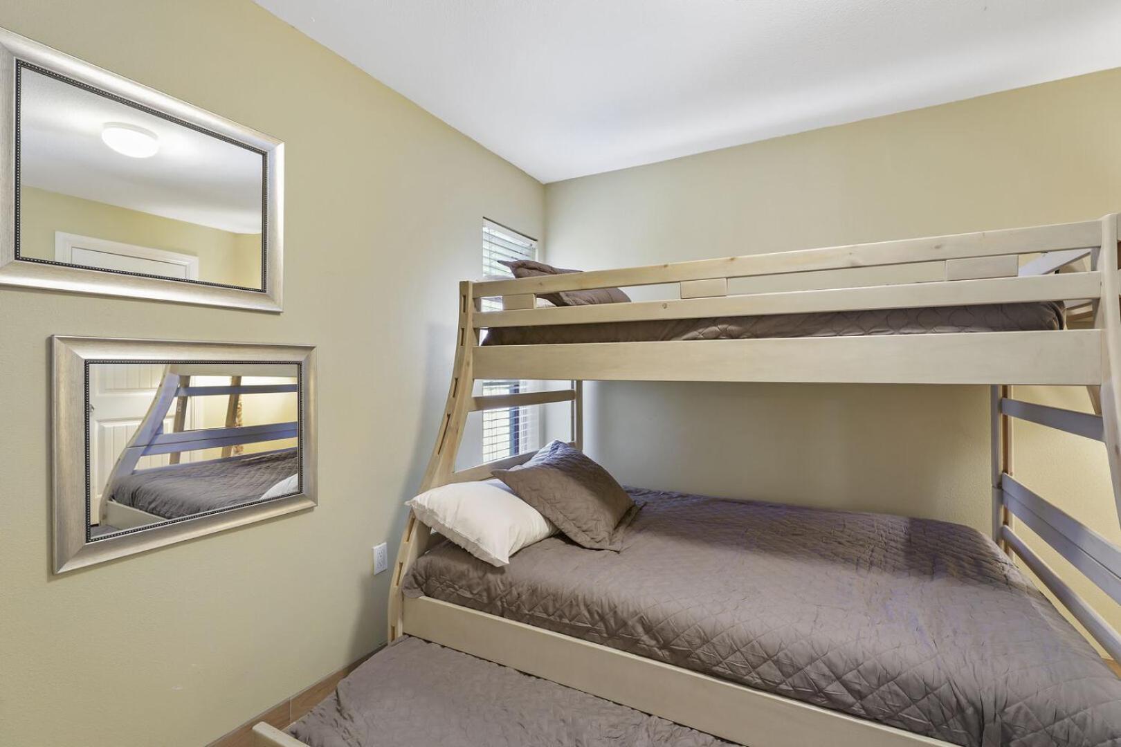 Ground Floor Beachfront Beauty! Steps To The Beach And Pool South Padre Island Pokój zdjęcie