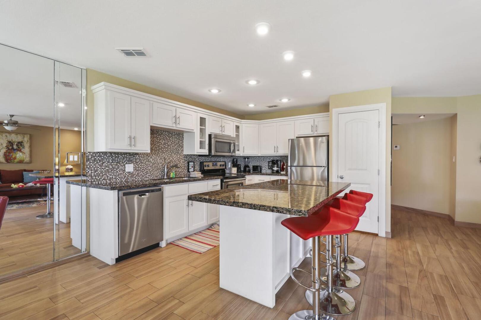 Ground Floor Beachfront Beauty! Steps To The Beach And Pool South Padre Island Pokój zdjęcie