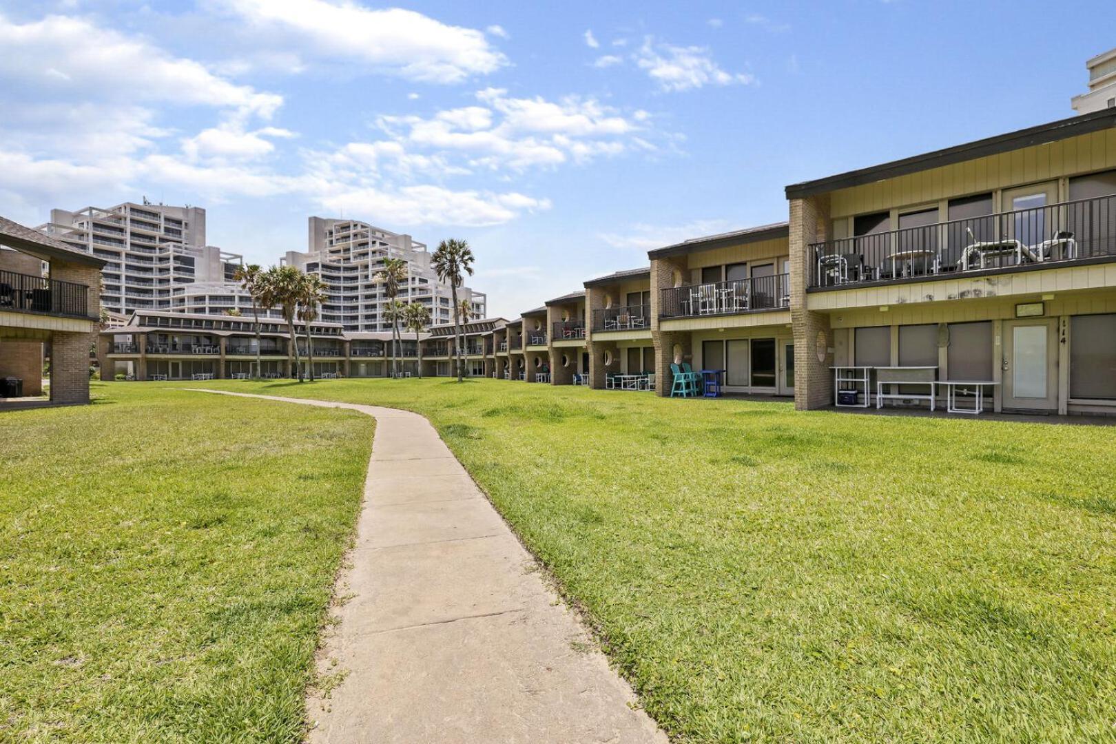Ground Floor Beachfront Beauty! Steps To The Beach And Pool South Padre Island Pokój zdjęcie